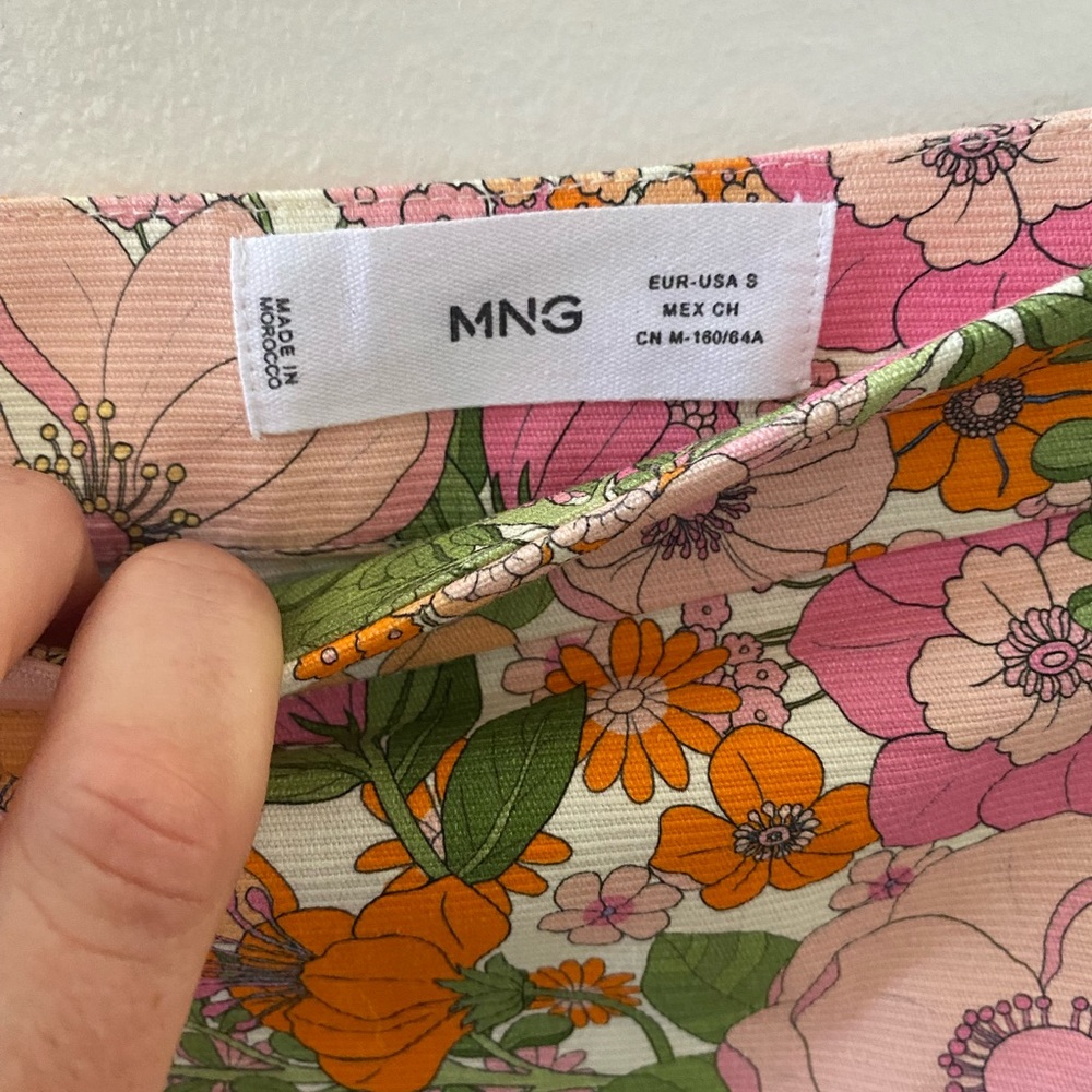 MNG mini skirt. Beautiful floral color in size small